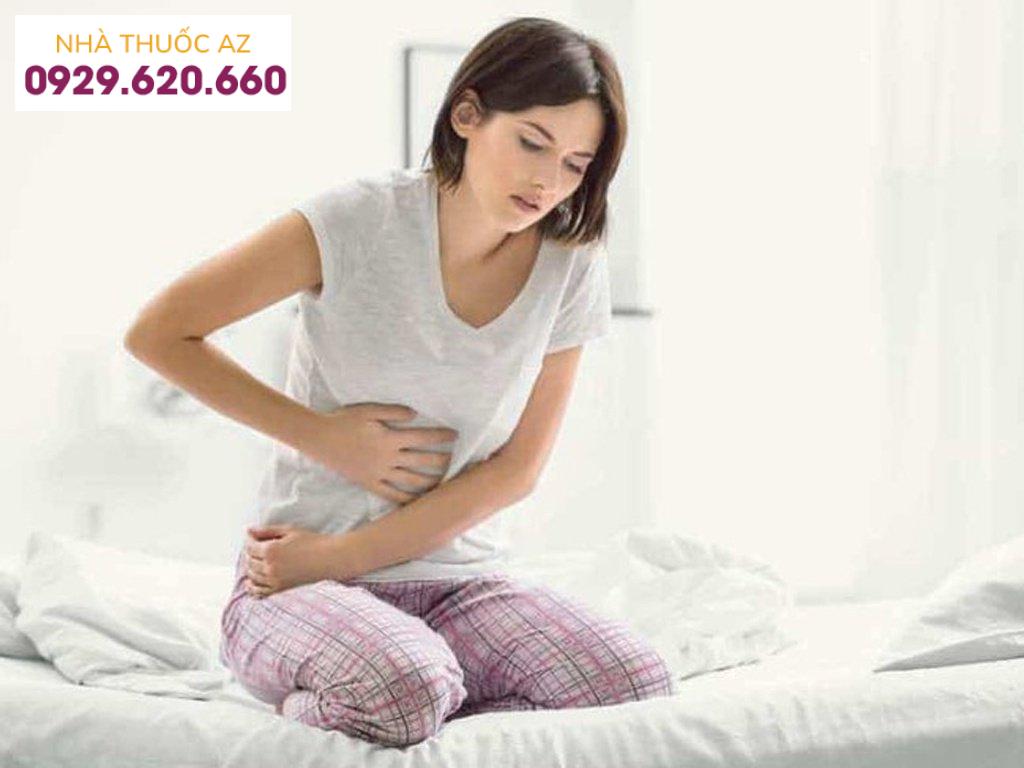 Tắc động mạch thận cấp tính có biểu hiện đau bụng hoặc hạ sườn