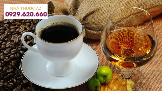 rượu và đồ uống có caffein là thực phẩm gây hại cho tuyến giáp 